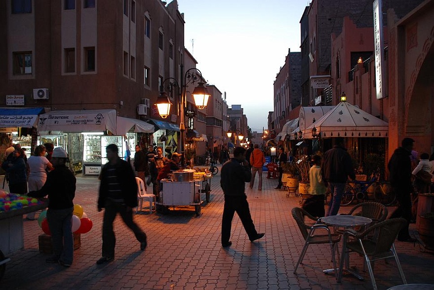 DSC_0246.JPG - In the street of Quarzazate (High Atlas).