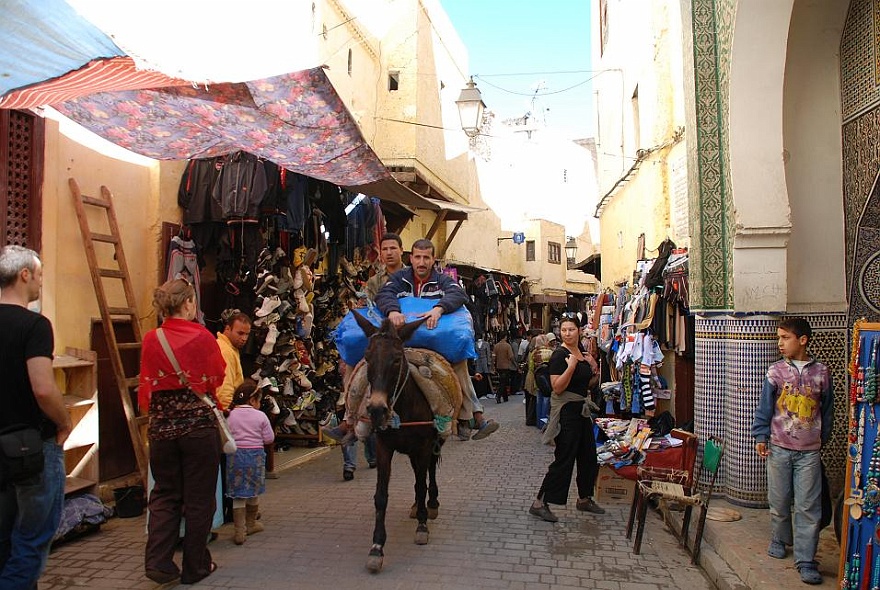 DSC_0372.JPG - street in the souk of Fez.