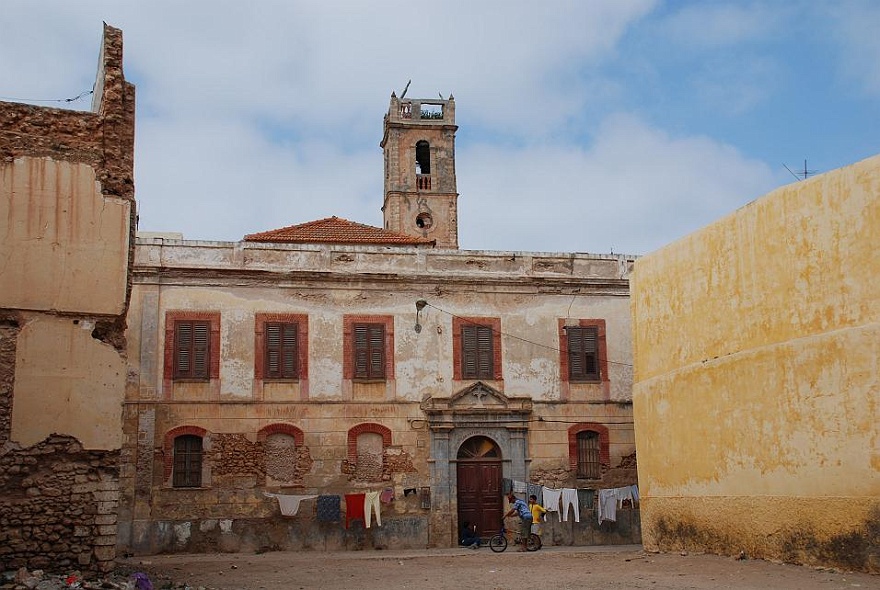 DSC_0546.JPG - Downtown El-Jadida. The city was build by portugues people 500 years ago.