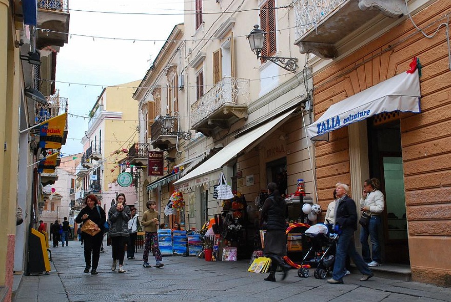 DSC_0173.JPG - shoping at Maddalena