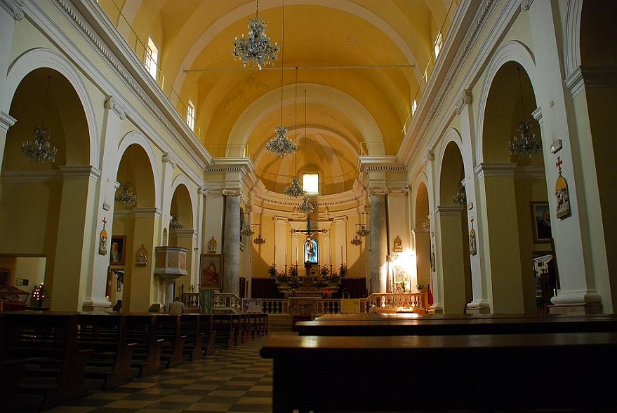 DSC_0179.JPG - church at Maddalena