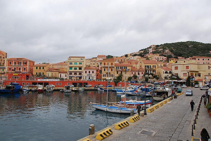 DSC_0181.JPG - port of Maddalena