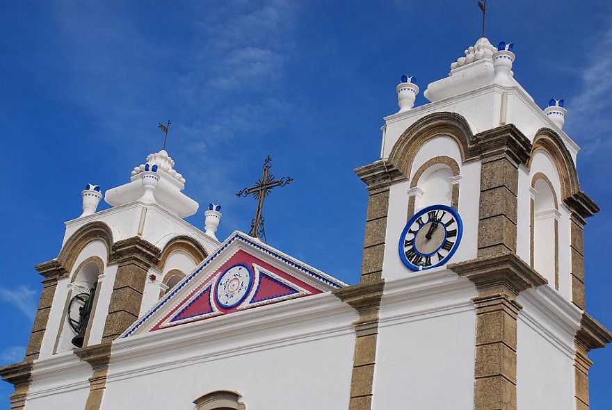 DSC_4642.JPG - church in a village