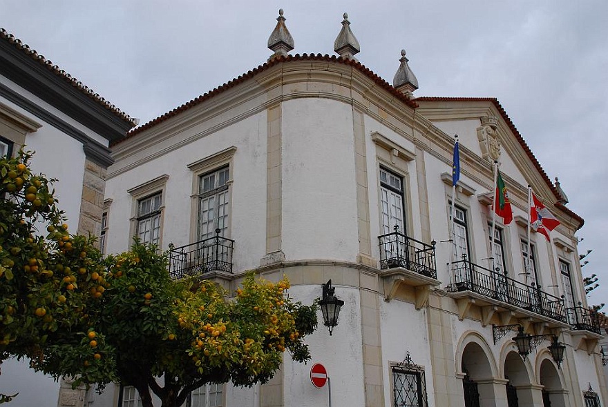 DSC_4858.JPG - Now we are in Faro - goverment house at Faro.