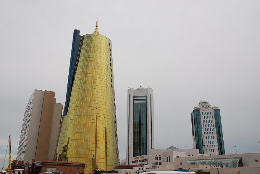 DSC_0369.JPG - That is not Hollywood, its Astana, the new capital of Kasakhstan.