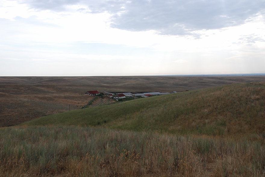 DSC_0474.JPG - a kolkhoz between rolling hills.