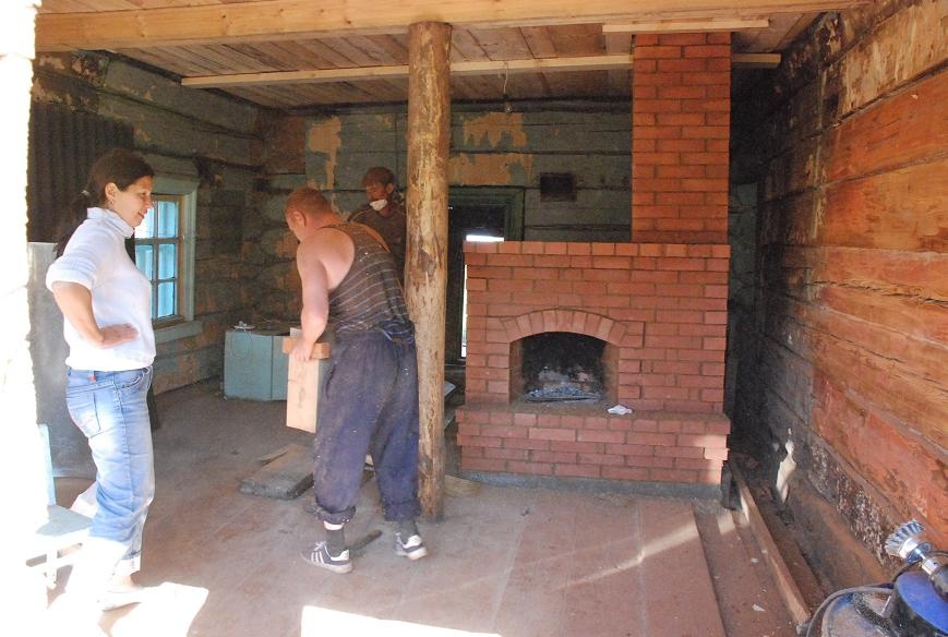 DSC_0722.JPG - We refurbish inside of our old house. The oven/fireplace is ready for winter time.