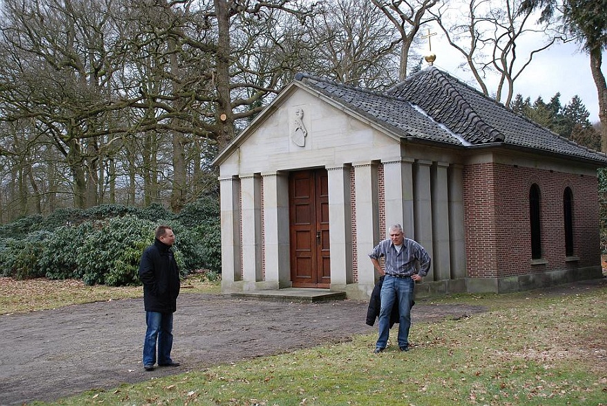 DSC_5091.JPG - Ich hab mich berzeugt - Gott sei Dank liegt er noch drin!