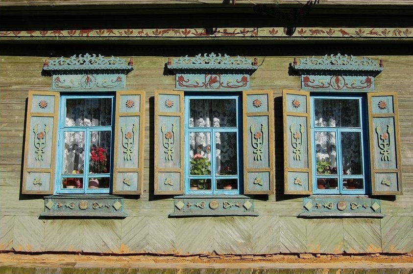 Fenster.kl.JPG - Fensterlaeden - etwas schoener als die der Nachbarn