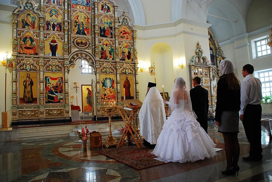 DSC_0315.JPG - Hochzeit (sehr selten) in der Kirche von Newjansk.