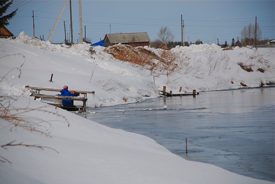 DSC_5158.JPG - Wsche wird immer und zu jeder Jahreszeit im Fluss gewaschen.