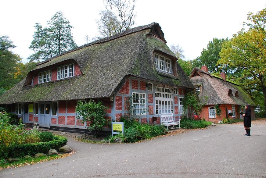 DSC_0004.JPG - Haus im Schluh - Dom Na bolote. Zdes jela jego jena s detmi. Vogeler stal kommunistom i ujechal w moscwu.