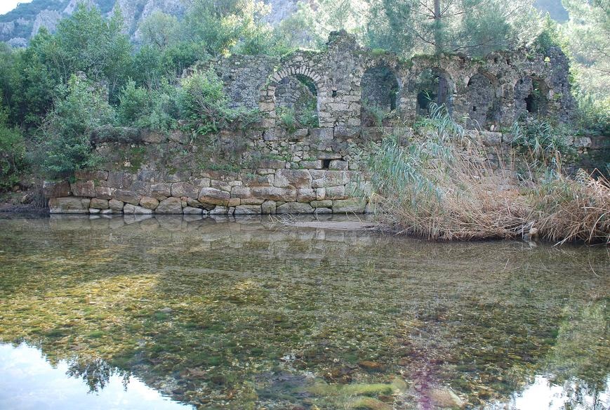 25.JPG - Antitschne Ruine na gornoi reke